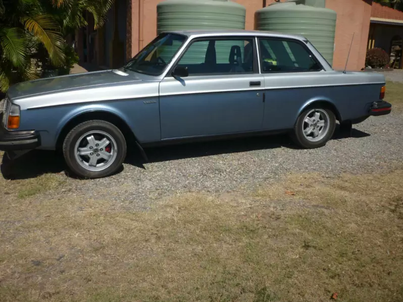 Volvo 240 gt